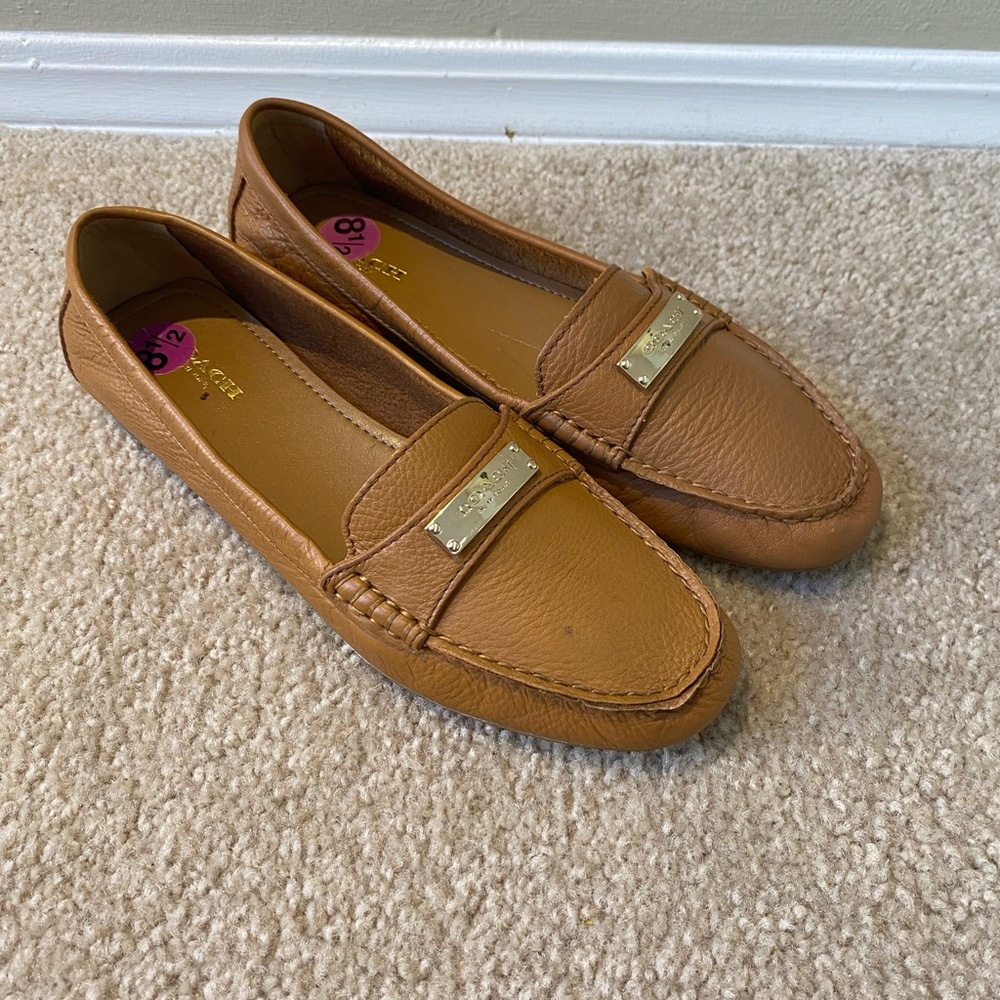 Coach Women's Tan Fredrica Pebbled leather Loafers size 8.5